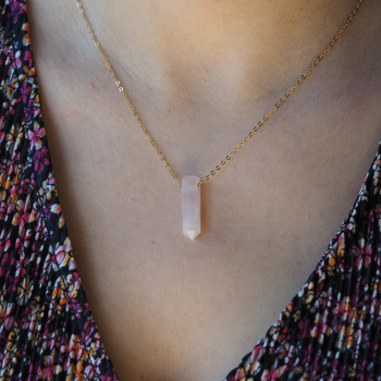 Naszyjnik - Kwarc Różowy mały sopel na łańcuszku srebrnym złoconym