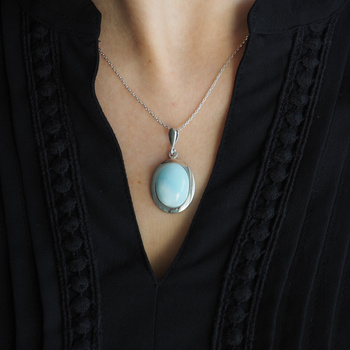 Zawieszka z larimarem owalnym w srebrze rodowanym