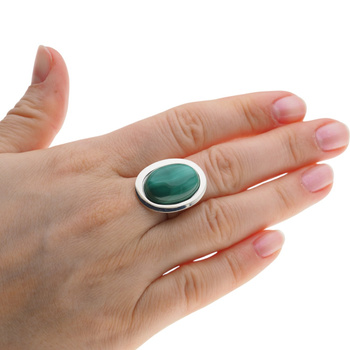 Pierścionek regulowany z owalnym Malachitem w srebrze.