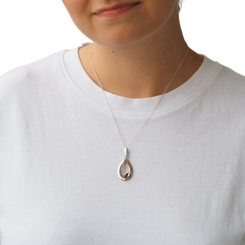 Zawieszka z Kwarcem Rutylowym ze złotą nitką w srebrze rodowanym