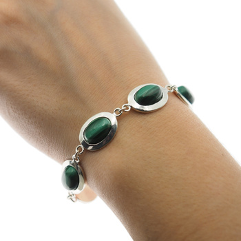 Bransoletka z owalnym malachitem w srebrze.