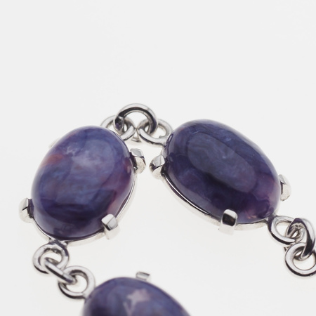 Bransoletka z owalnym czaroitem w srebrze rodowanym.