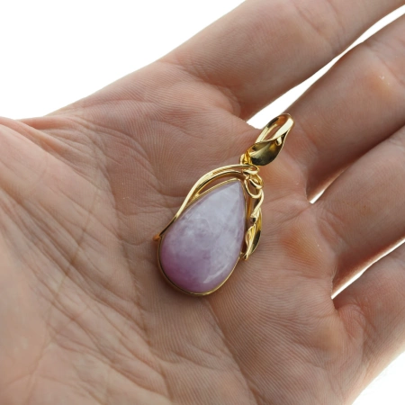 Zawieszka - Kunzyt łza w srebrze złoconym z liśćmi