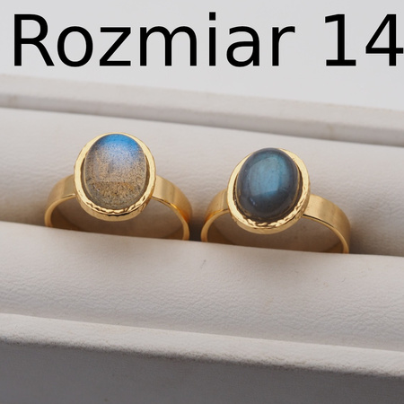 Pierścionek z Labradorytem owalnym w złoconym srebrze młotkowanym