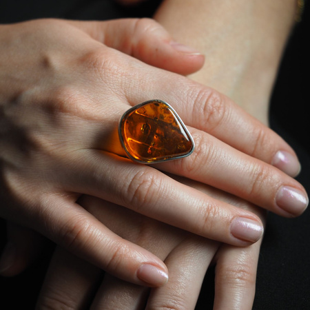 Pierścionek regulowany - Koniakowy Bursztyn w srebrze