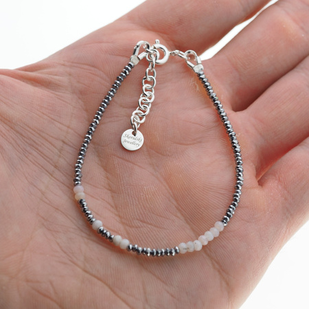 Bransoletka urodzeniowa kwiecień - opal różowy, hematyt i srebro