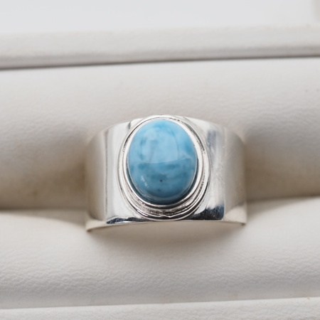 Pierścionek sygnet- Larimar owalny i srebro