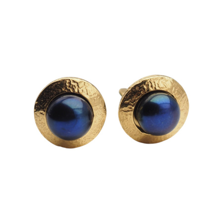 Klipsy - Perły czarne koło 8 mm w złoconym srebrze młotkowanym