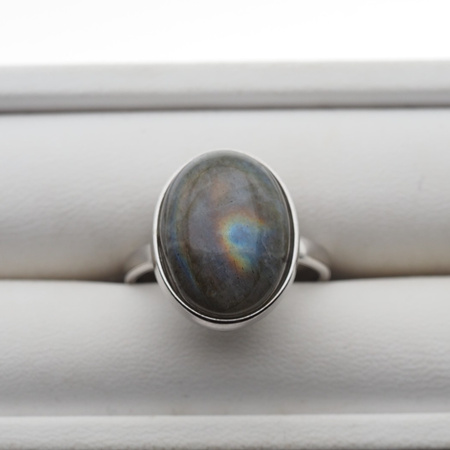 Pierścionek z Labradorytem w srebrze