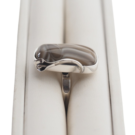 Pierścionek regulowany z owalnym Krzemieniem Pasiastym w srebrze 