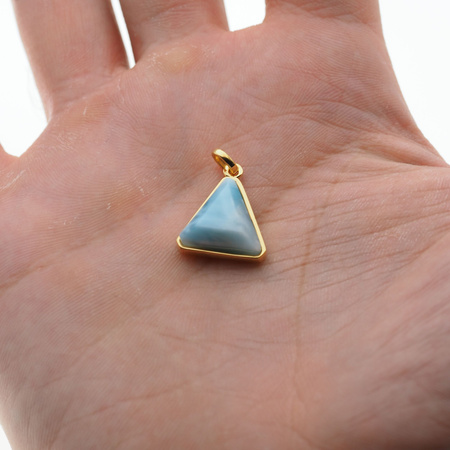 Zawieszka - larimar trójkąt w srebrze złoconym