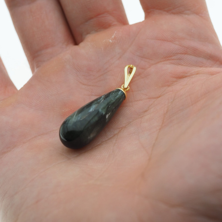 Zawieszka - Serafinit (Klinochlor) kropla w srebrze złoconym