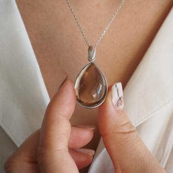 Zawieszka z Kwarcem Rutylowym ze złotą nitką w srebrze rodowanym