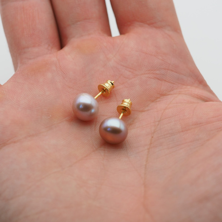 Kolczyki z różowymi, okrągłymi Perłami w srebrze złoconym