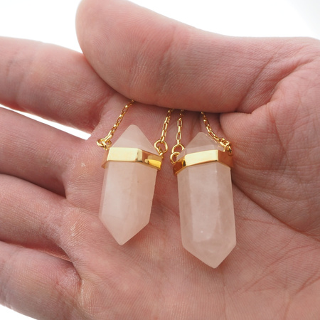 Naszyjnik - Kwarc Różowy sopel w okuciu na łańcuszku