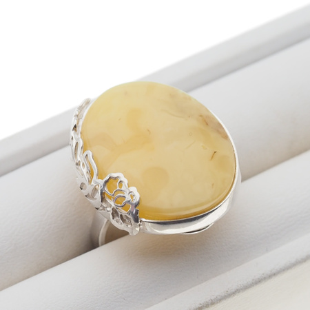 Pierścionek - Mleczny Bursztyn w srebrze (rozmiar 22)