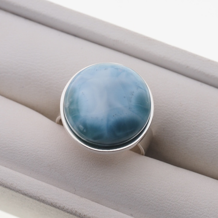 Pierścionek regulowany z okrągłym Larimarem w srebrze