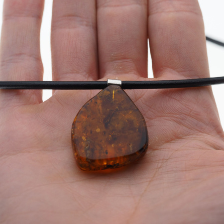 Naszyjnik  na rzemieniu - surowy Bursztyn koniakowy i srebro