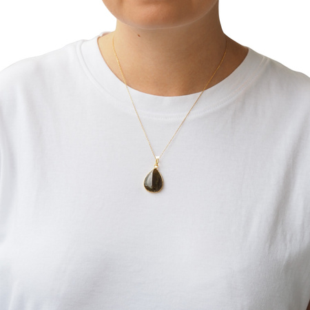 Zawieszka z Granatem Zielonym w złoconym srebrze młotkowanym