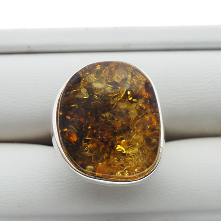 Pierścionekz Bursztynem Zielonym - prostokąt w srebrze