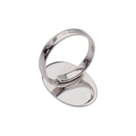 Pierścionek regulowany z owalnym Kyanitem w srebrze rodowanym.