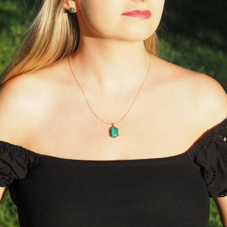 Zawieszka z owalnym malachitem w srebrze złoconym