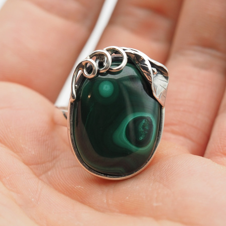 Pierścionek regulowany z owalnym Malachitem w srebrze oksydowanym
