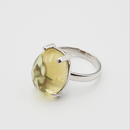 Pierścionek z owalnym Cytrynem w srebrze rodowanym.