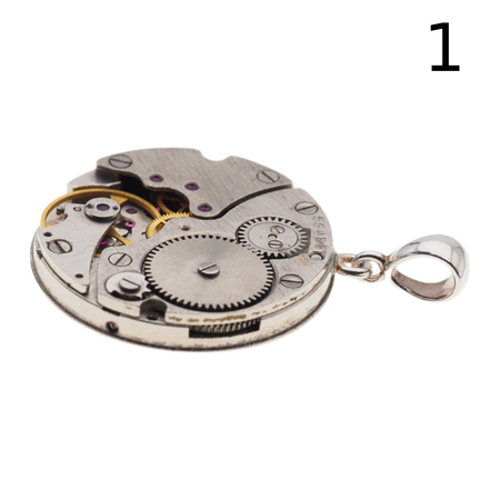 Zawieszka z okrągłym mechanizmem zegarka w srebrze.