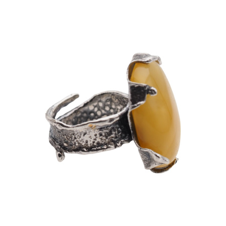 Pierścionek regulowany z mlecznym Bursztynem w srebrze oksydowanym