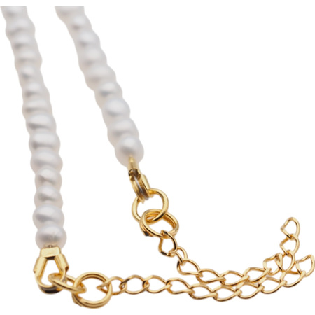 Naszyjnik z młotkowaną blaszką- Białe Perły hodowane i srebro złocone