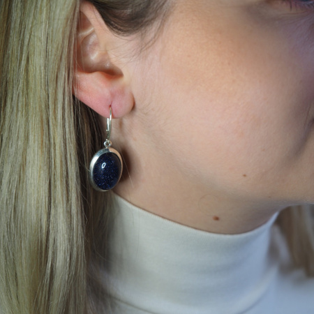 Kolczyki z owalną Nocą Kairu w srebrze.