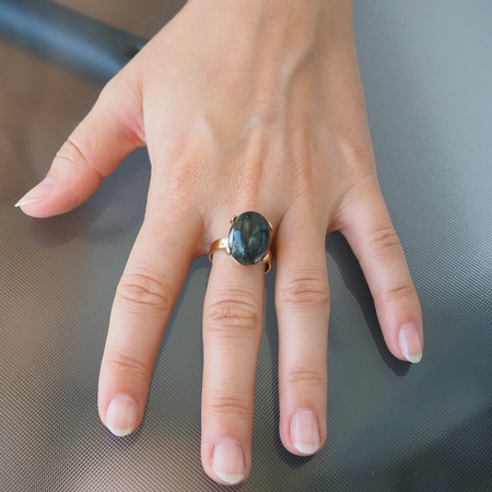 Pierścionek regulowany z owalnym Serafinitem w srebrze złoconym