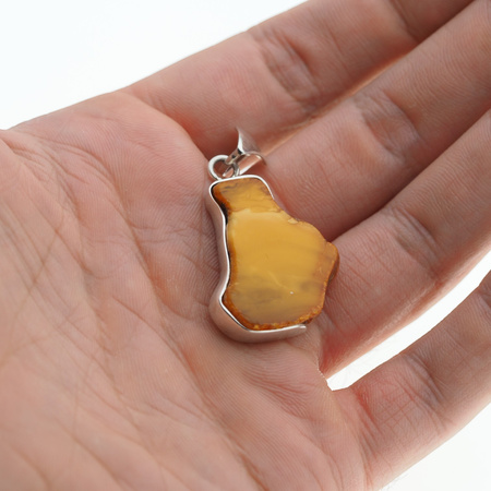Zawieszka - surowy Bursztyn mleczny plastry w srebrze 