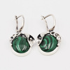 Kolczyki z owalnymi malachitami w srebrze oksydowanym.
