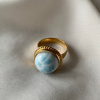 Pierścionek regulowany - okrągły Larimar w srebrze złoconym