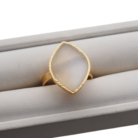 Pierścionek - Kamień Księżycowy markiza i srebro złocone, młotkowane