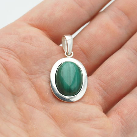 Zawieszka z owalnym malachitem w srebrze