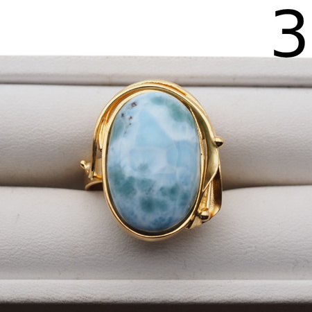 Pierścionek - owalny Larimar w srebrze złoconym z liściem