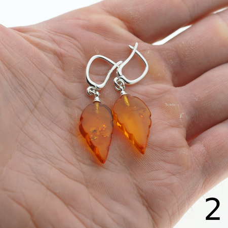 Kolczyki - koniakowy Bursztyn rzeźbione liście i srebro