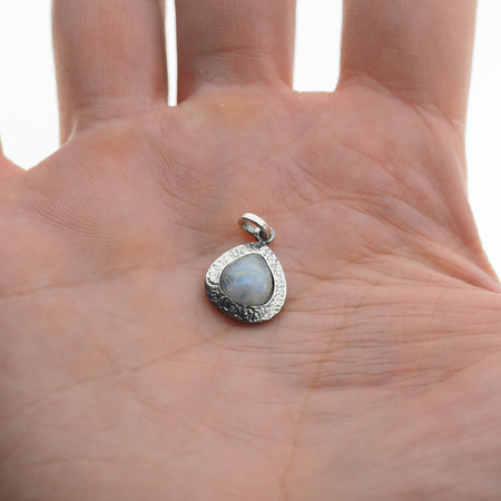 Zawieszka - Kamień Księżycowy w srebrze oksydowanym