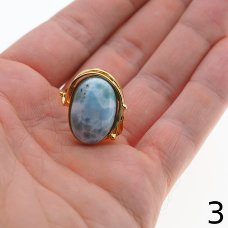 Pierścionek - owalny Larimar w srebrze złoconym z liściem