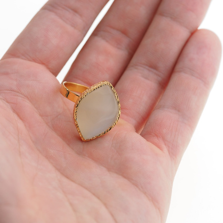 Pierścionek - Kamień Księżycowy markiza i srebro złocone, młotkowane