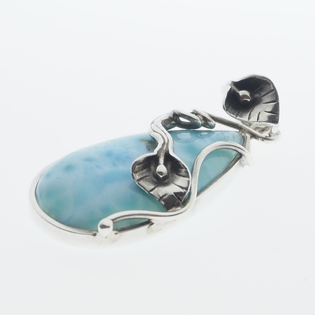 Zawieszka - larimar srebrze oksydowanym z liśćmi