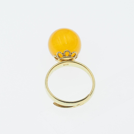 Pierścionek regulowany z Bursztynem Koniakowym - kulka w srebrze złoconym