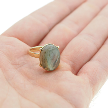 Pierścionek z Labradorytem owalnym w srebrze złoconym rozmiar 16