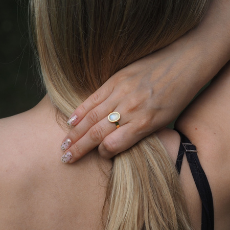 Pierścionek regulowany - Kamień Księżycowy owal i srebro złocone