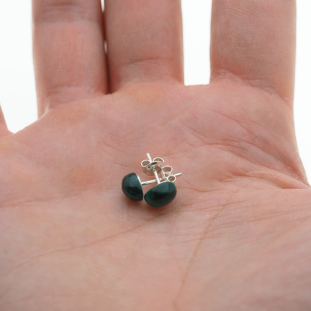 Kolczyki sztyfty z owalnymi malachitami w srebrze