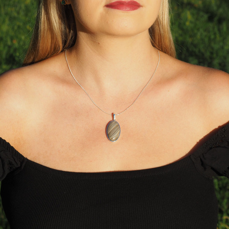 Zawieszka srebrna z Krzemieniem Pasiastym