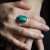 Pierścionek regulowany z owalnym Malachitem w srebrze.